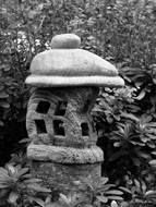 Garden Stone Lantern          