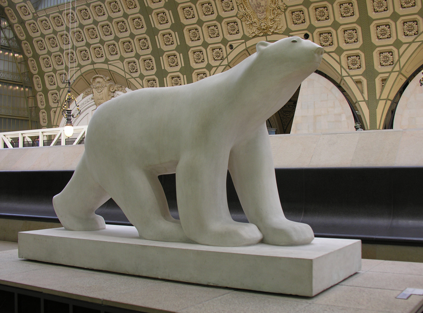 Francois Pomnons White Polar Bear at Musee de Orsay in Paris