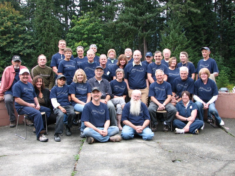 The happy carvers take a short break from work for a group photo. 