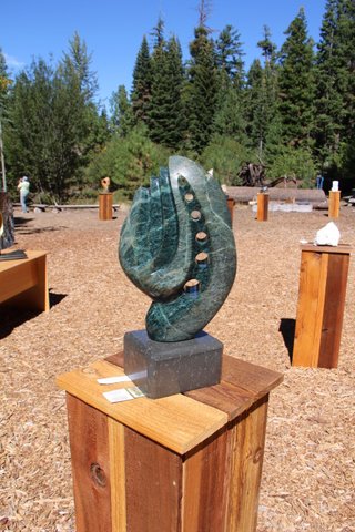 Suttle Lake Outdoor Sculpture Show, Olivine sculpture by Pat Barton